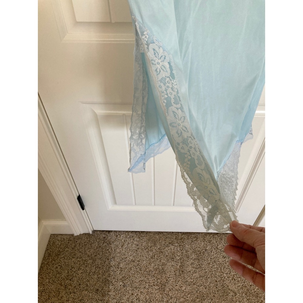 Vintage Pastel Blue Lace Trim Maxi Half Slip Antron III Nylon Large RN 13996 - Picture 3 of 5